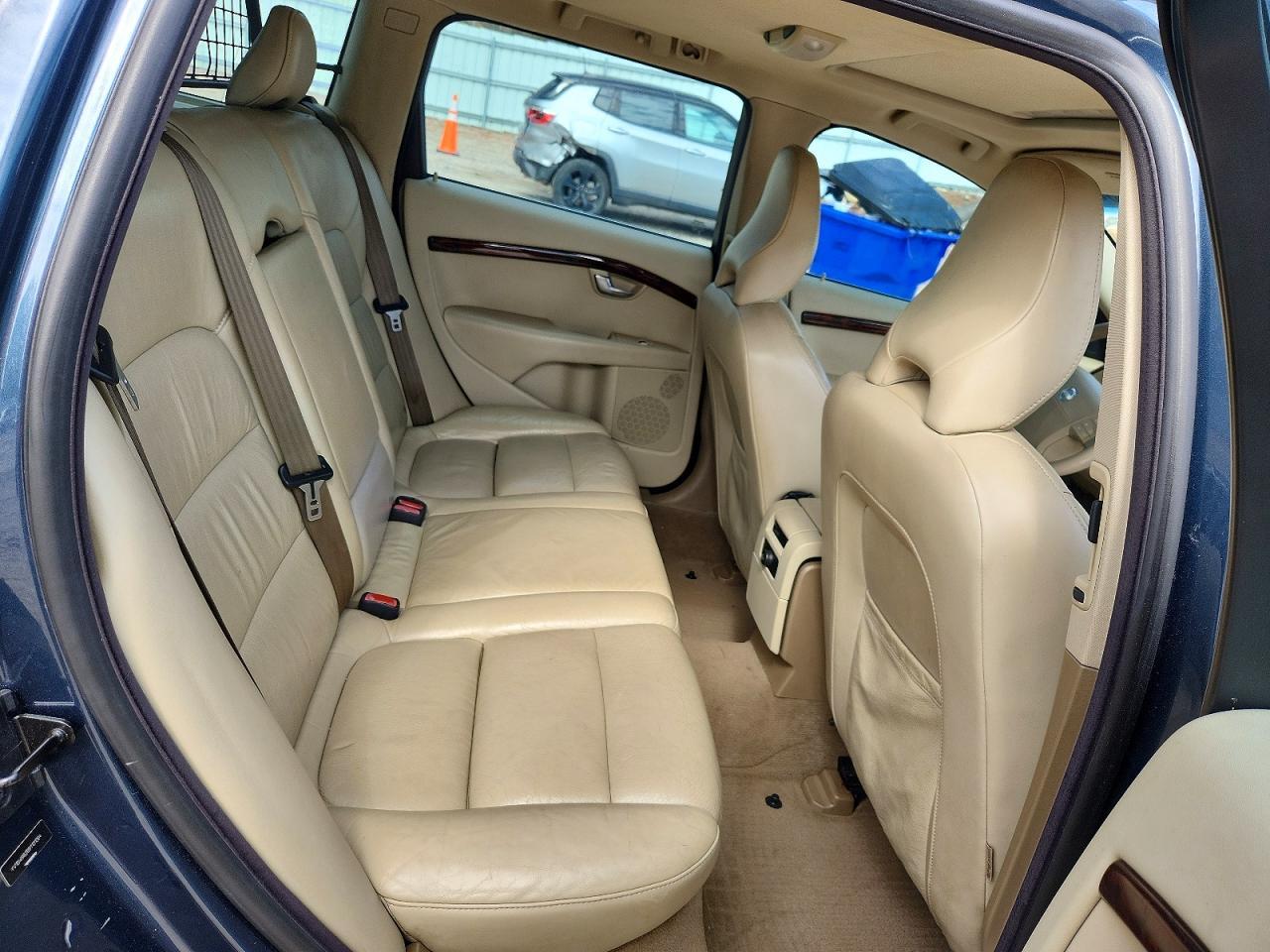 2009 VOLVO V70