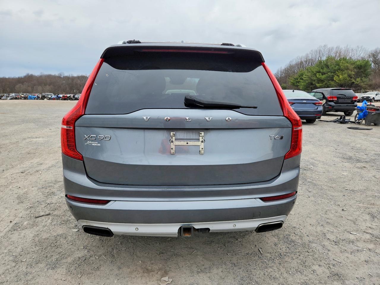 2017 VOLVO XC90