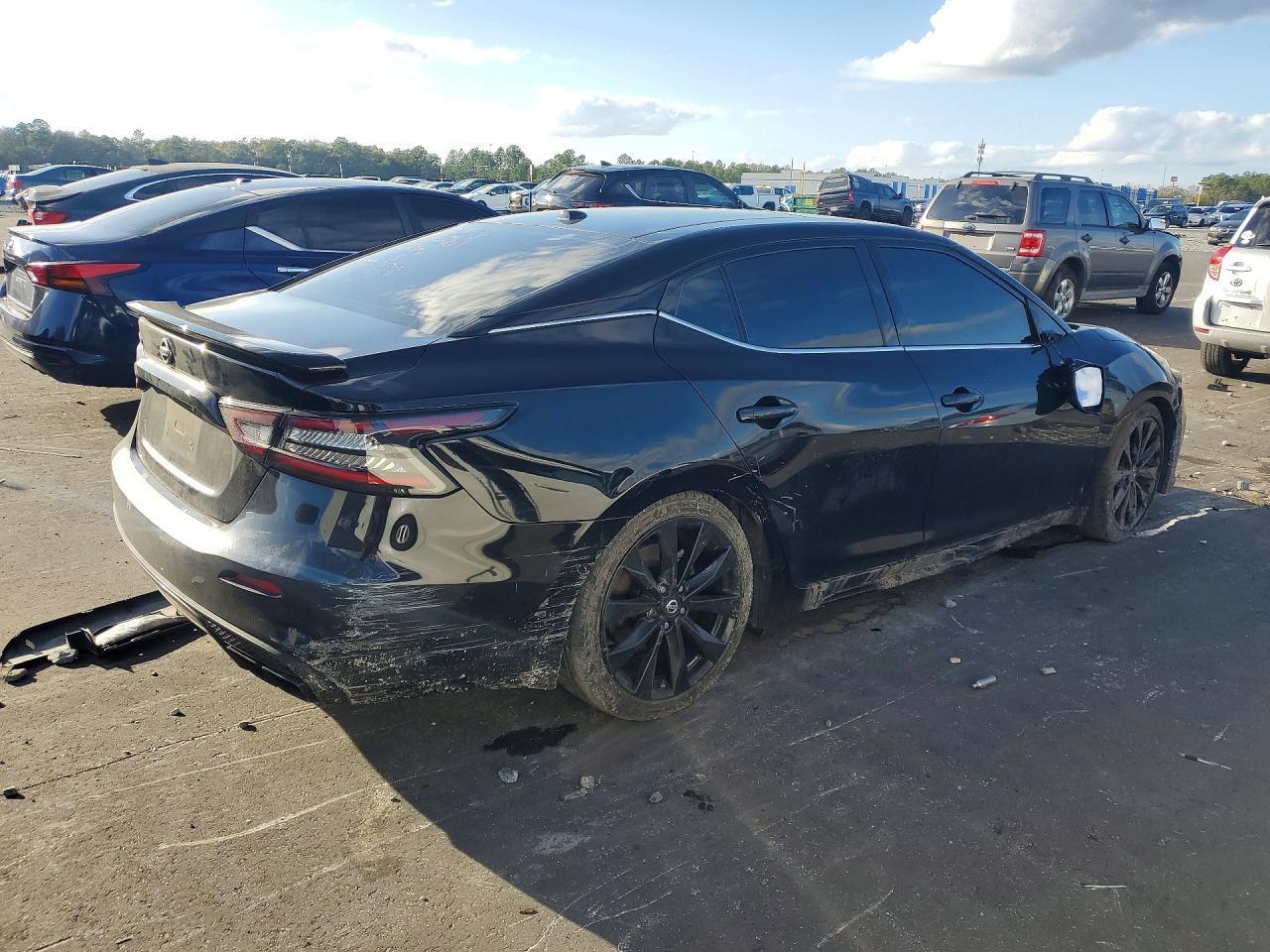 2021 NISSAN Maxima