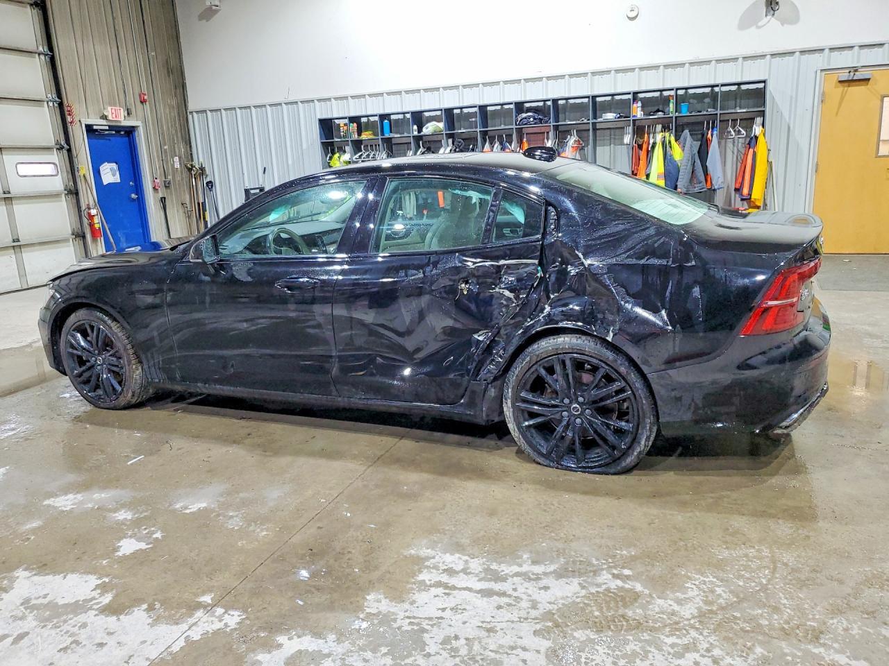 2022 VOLVO S60