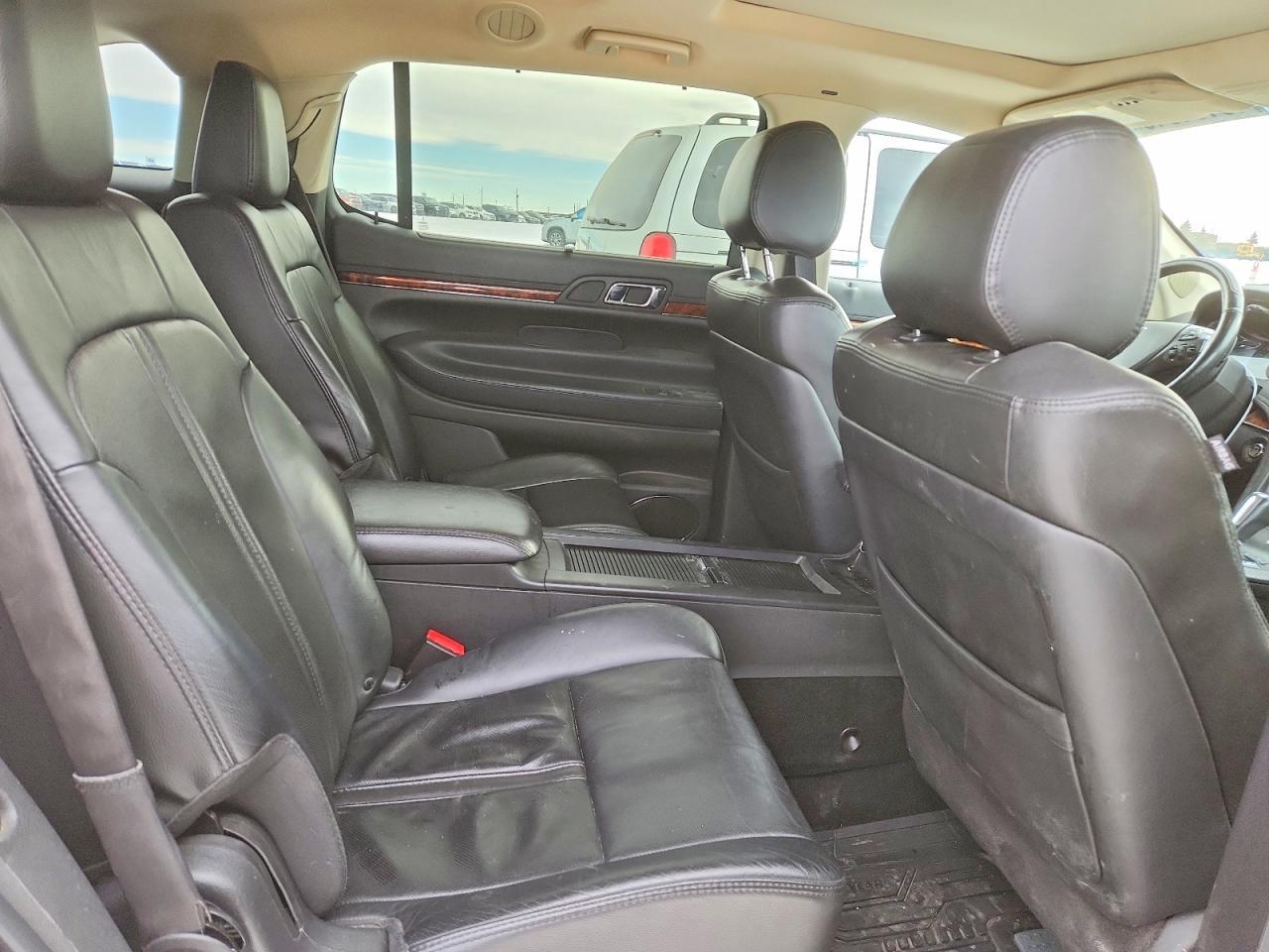 2013 LINCOLN MKT