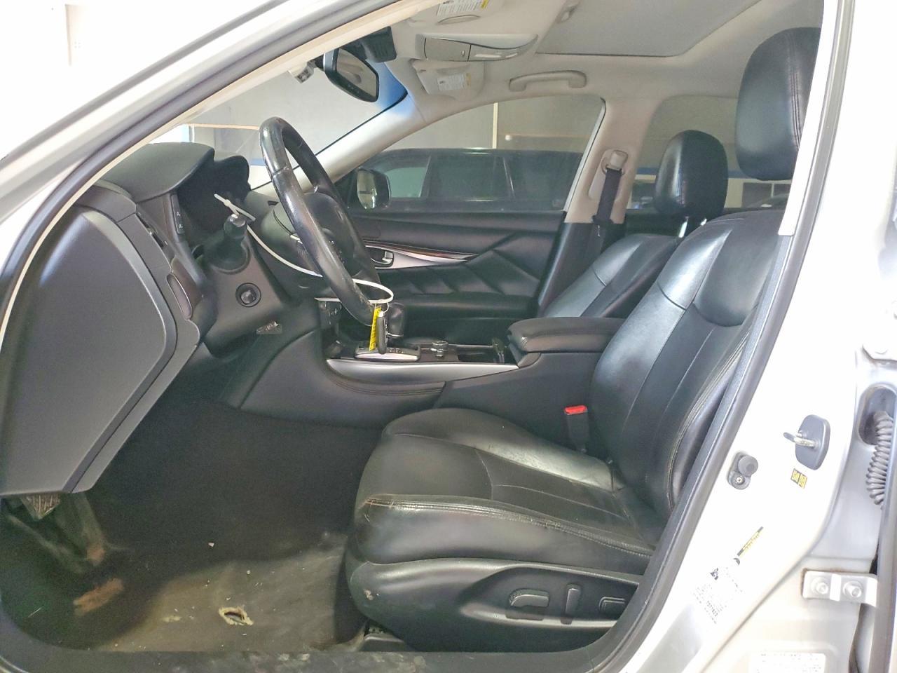 2015 INFINITI Q70