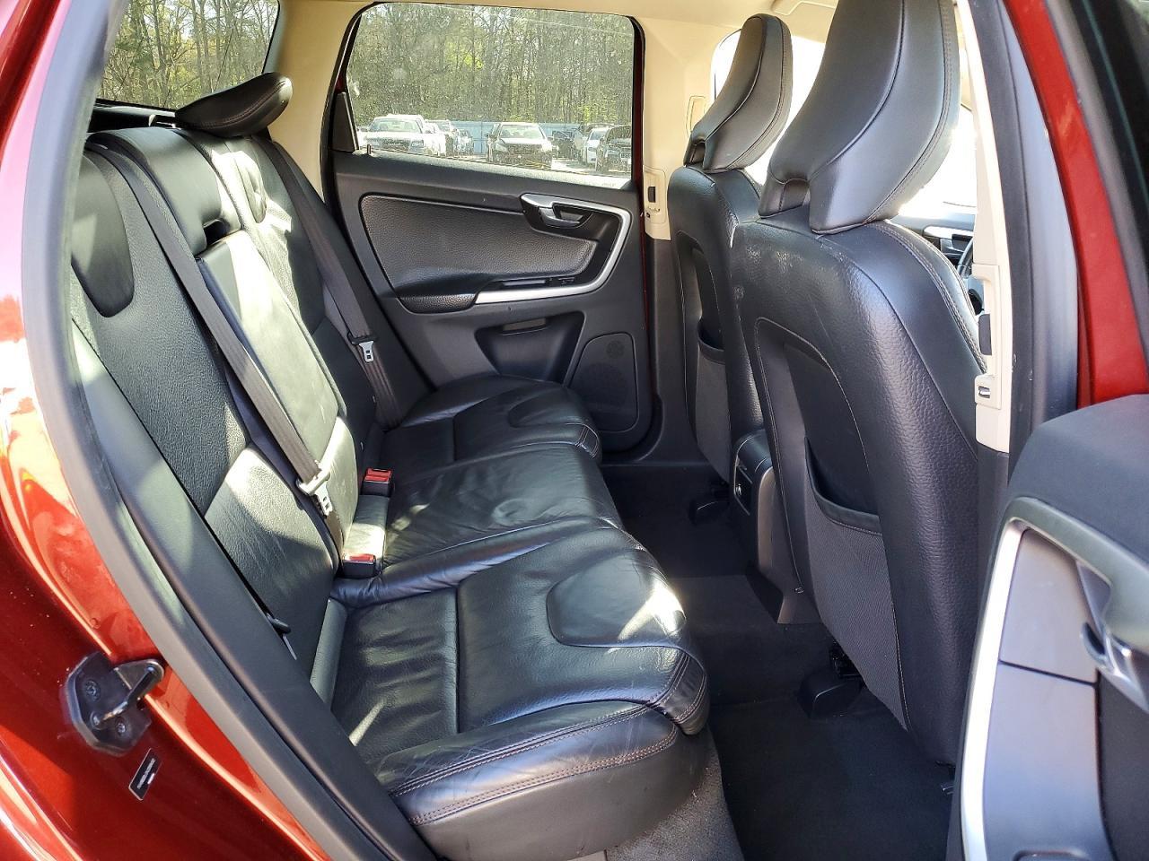 2010 VOLVO XC60