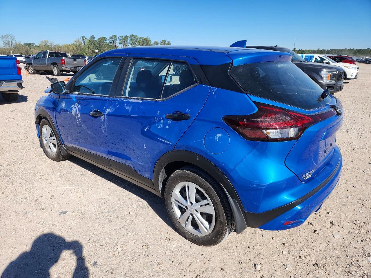 2025 NISSAN KICKS
