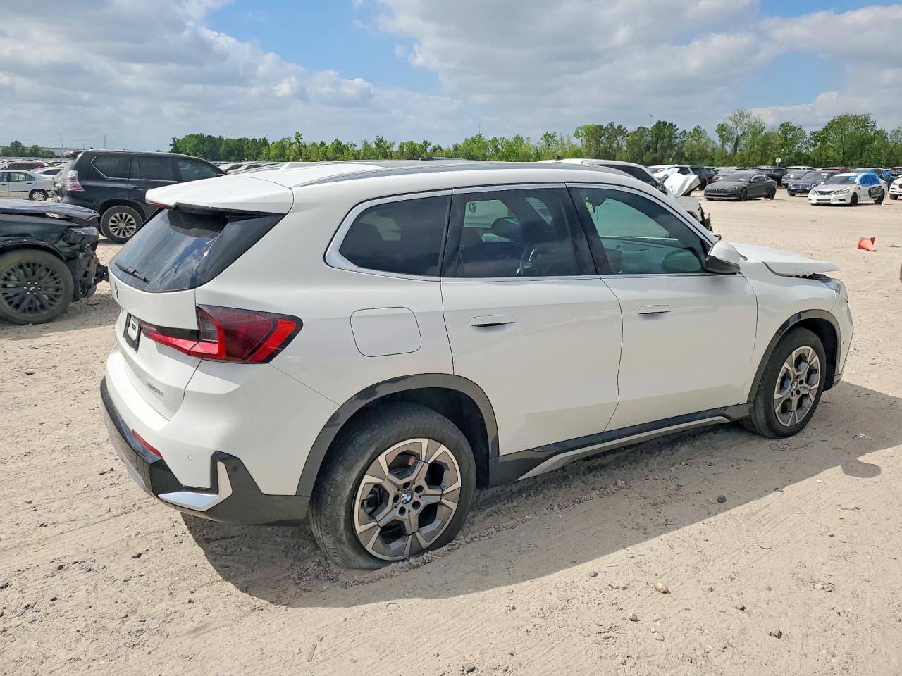 2025 BMW X1