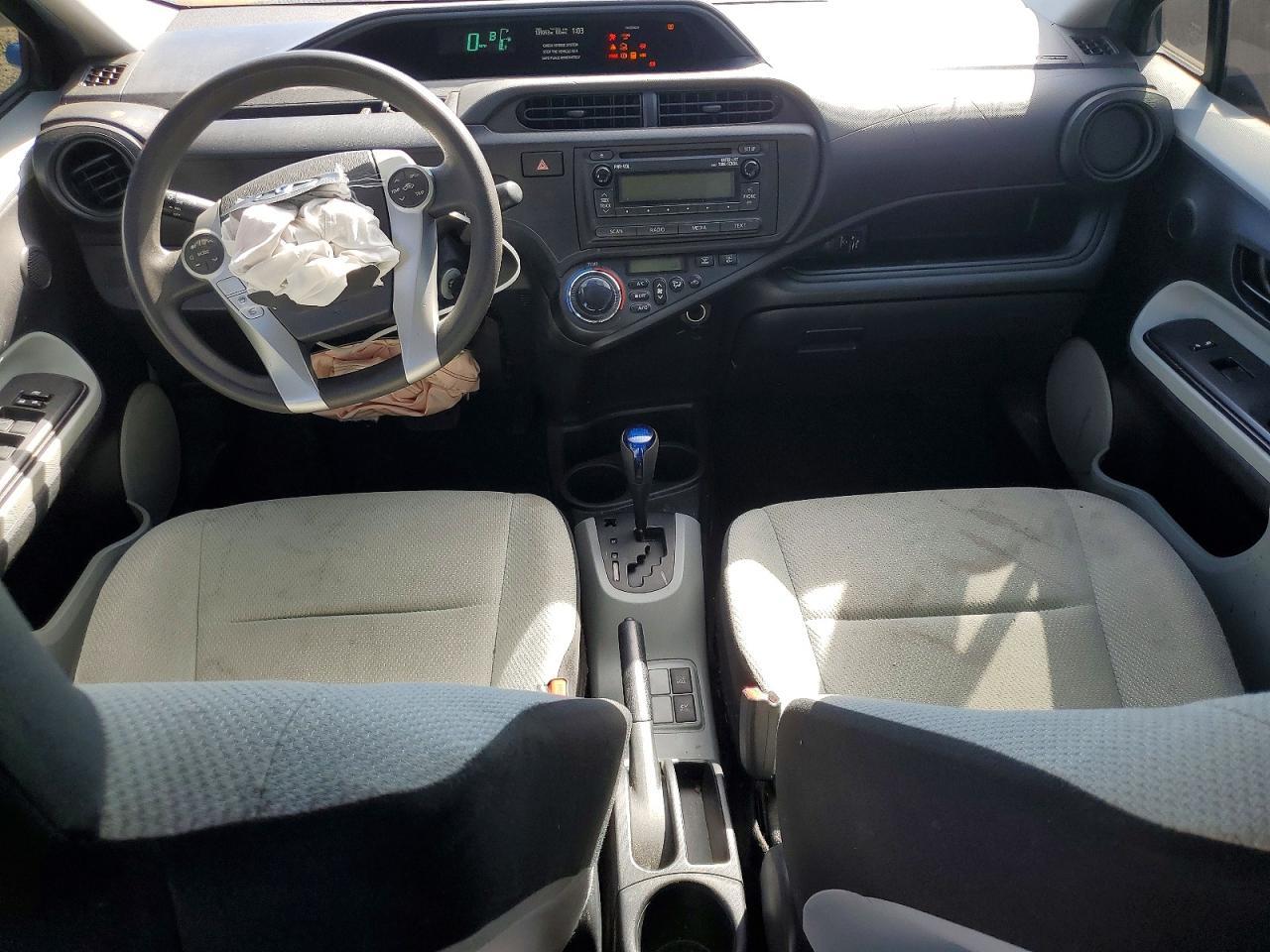 2013 TOYOTA Prius c