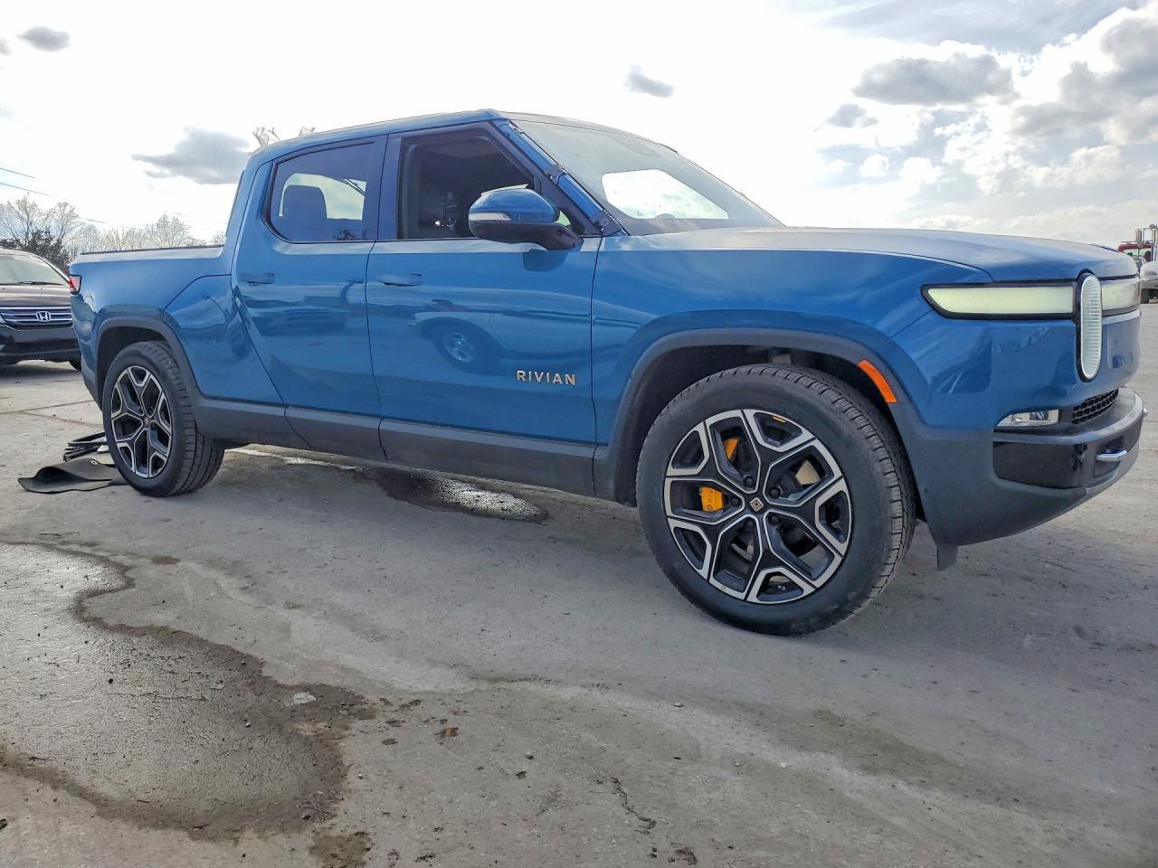 2023 RIVIAN R1t