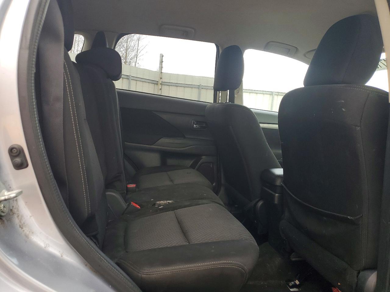 2016 MITSUBISHI outlander