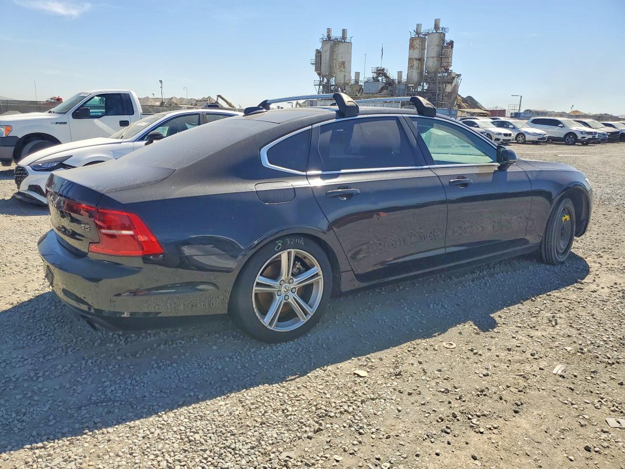 2018 VOLVO S90