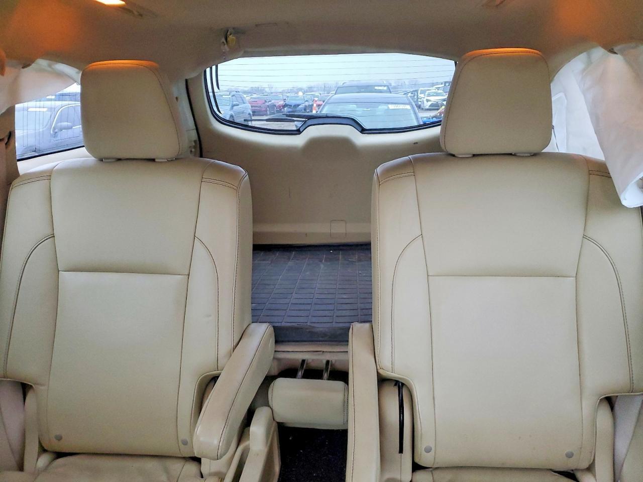 2016 TOYOTA HIGHLANDER