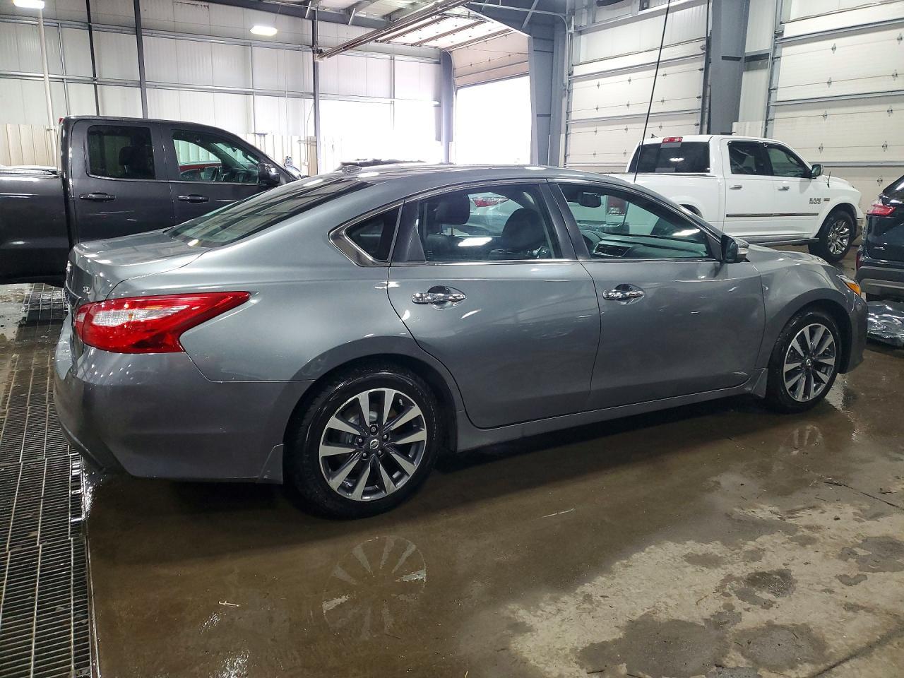 2017 NISSAN ALTIMA