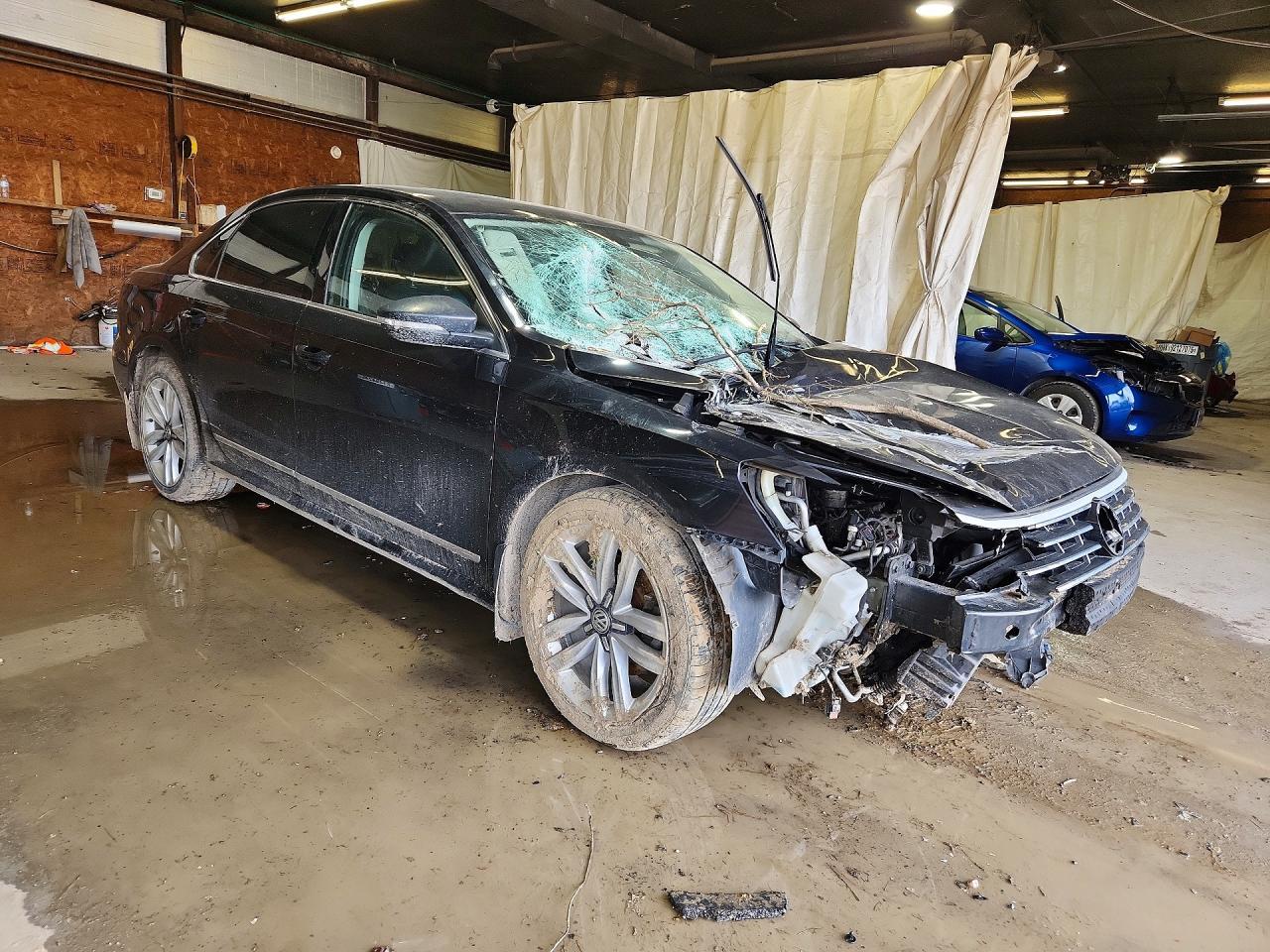 2017 VOLKSWAGEN Passat
