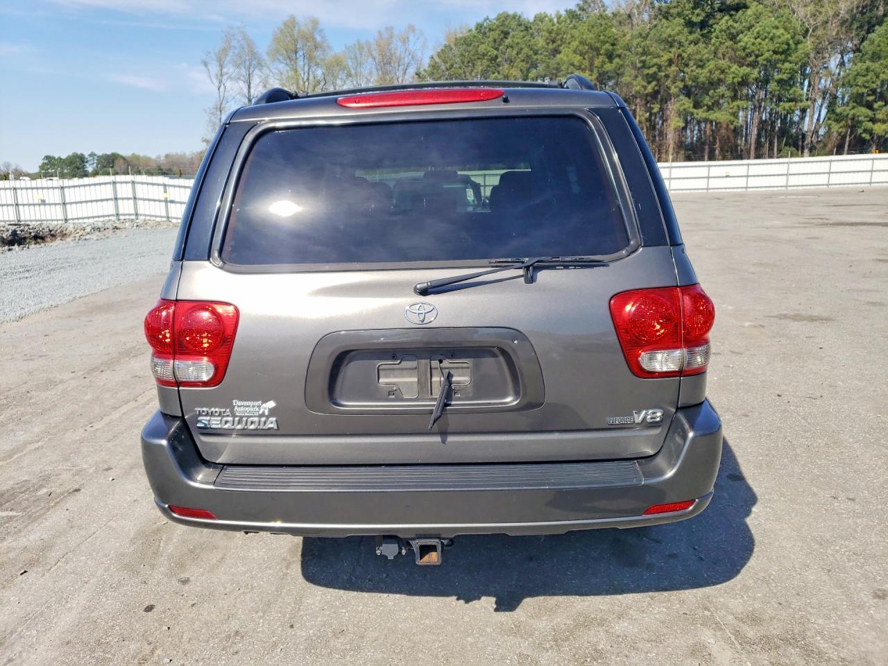 2006 TOYOTA Sequoia