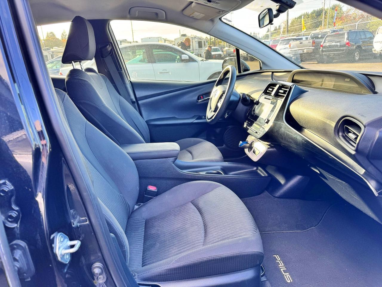 2016 TOYOTA PRIUS