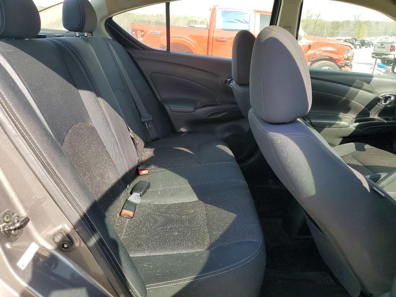2017 NISSAN VERSA
