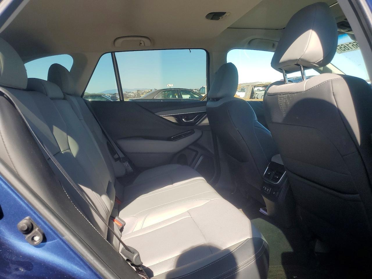 2020 SUBARU Outback
