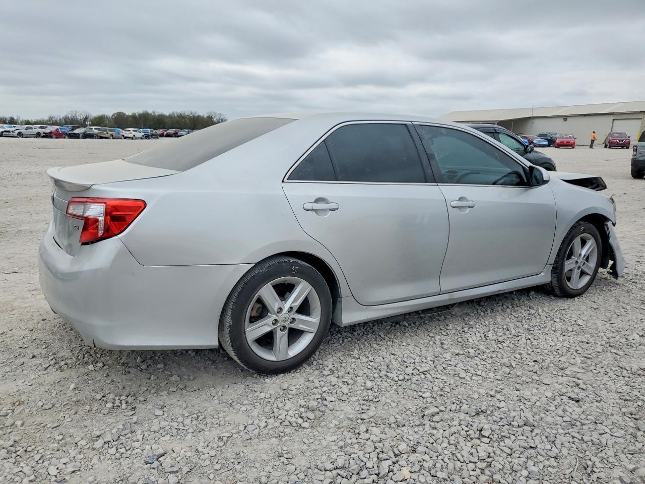2013 TOYOTA CAMRY