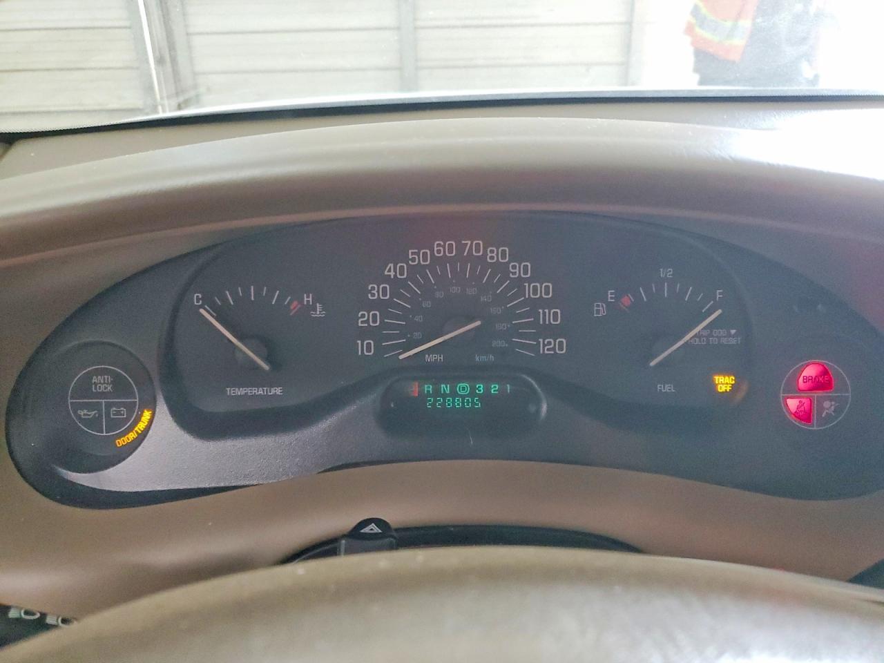 2002 BUICK Century