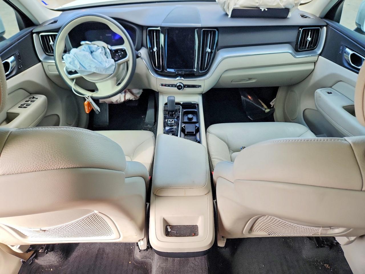 2023 VOLVO XC60