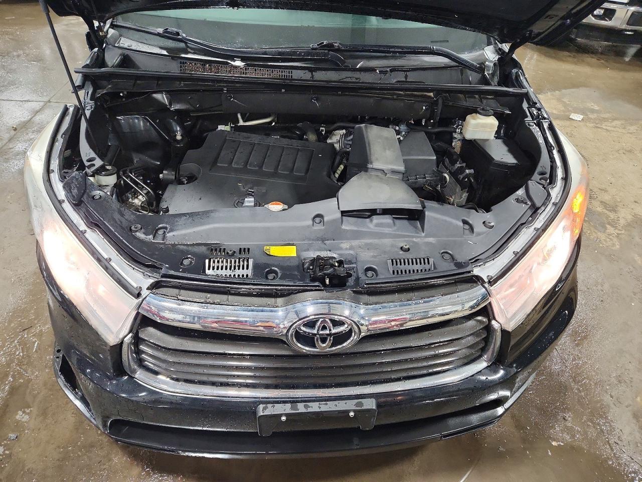 2016 TOYOTA HIGHLANDER