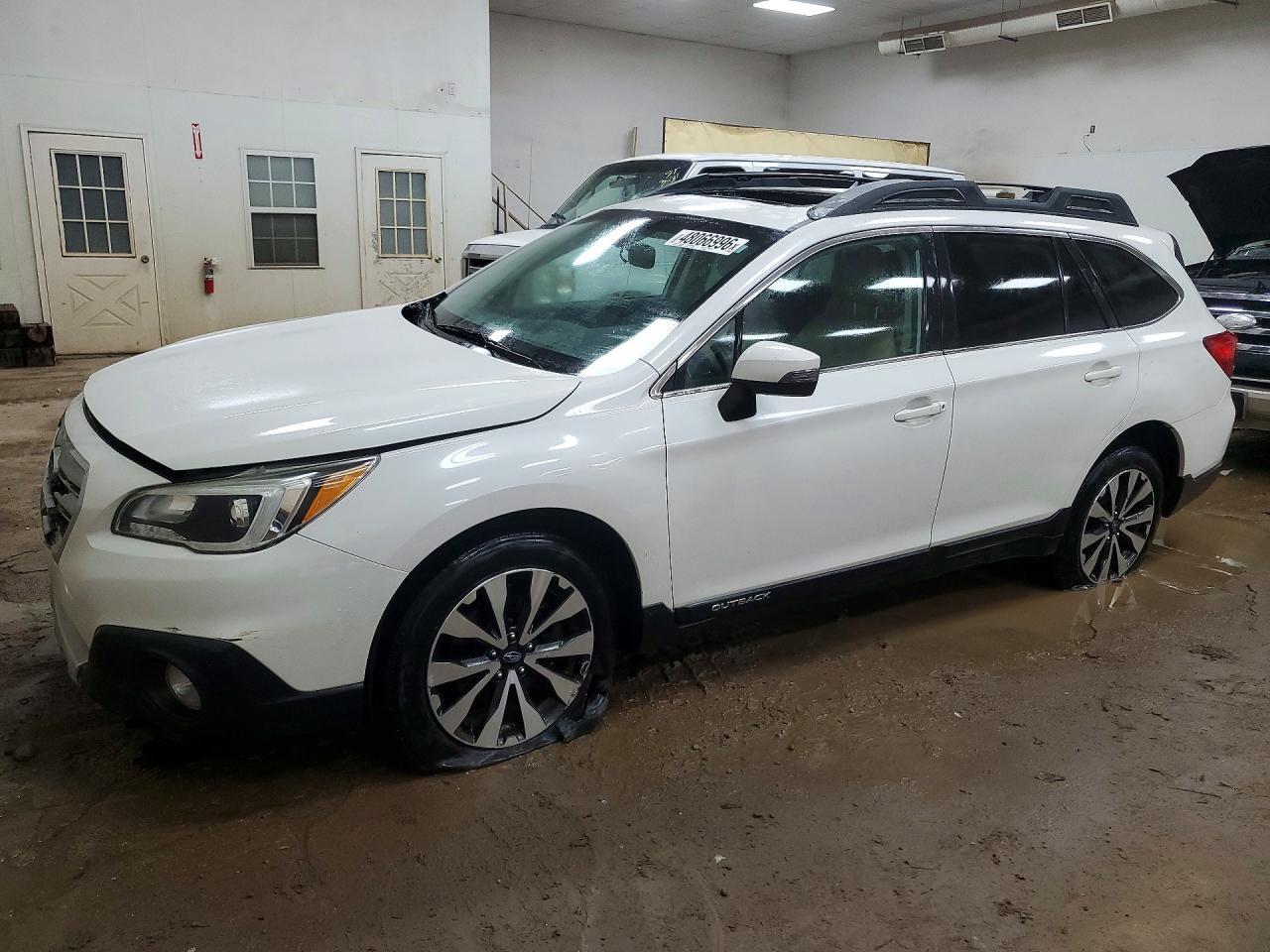 2015 SUBARU Outback