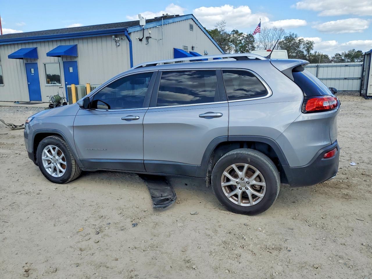 2018 JEEP CHEROKEE