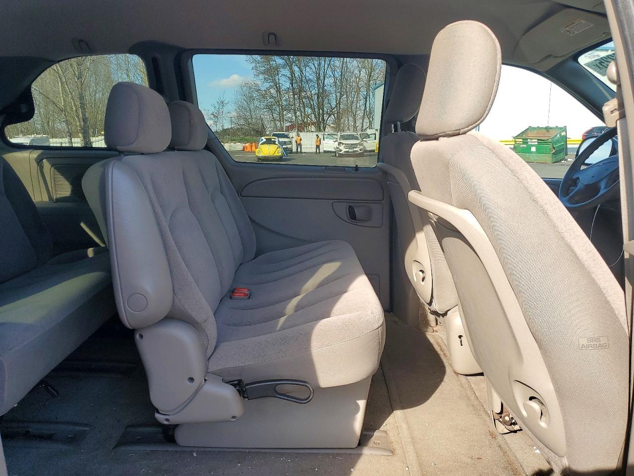 2003 CHRYSLER Voyager