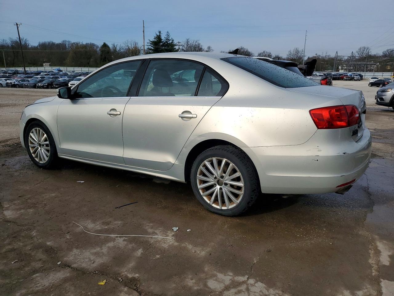 2011 VOLKSWAGEN JETTA