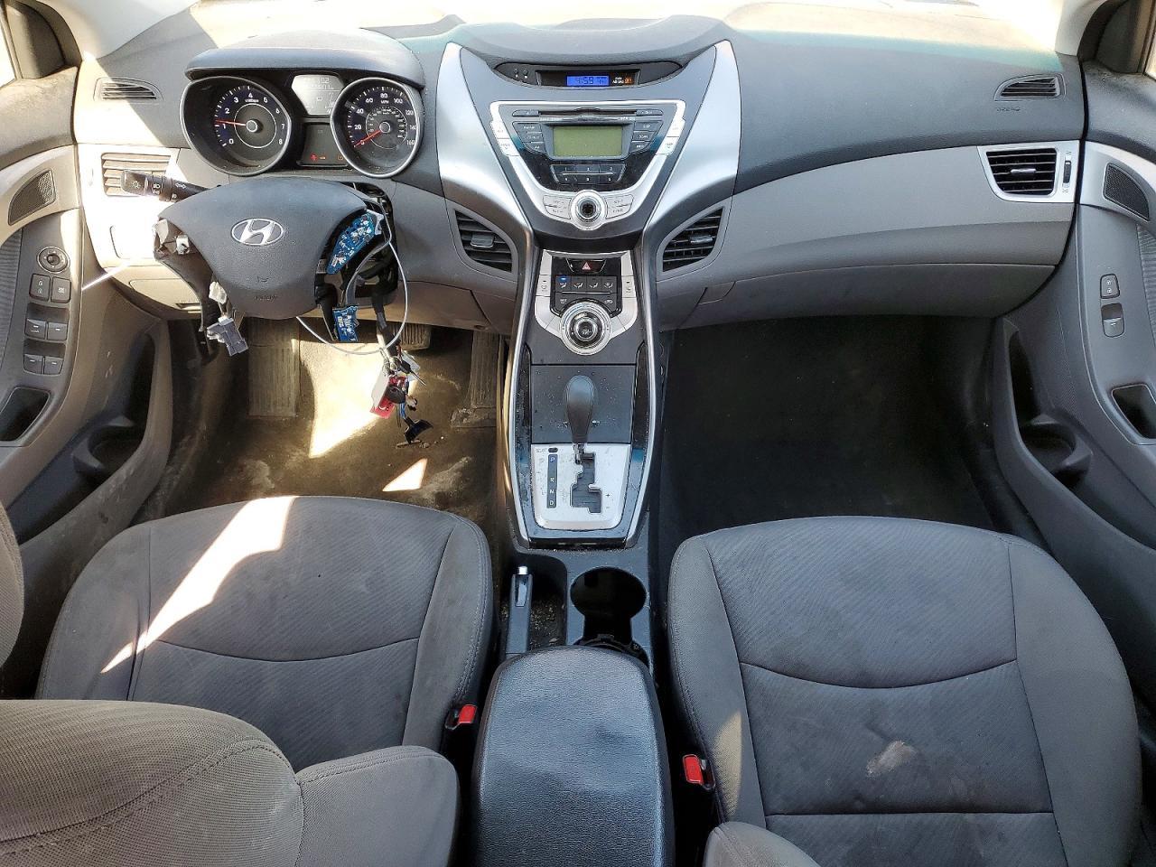 2012 HYUNDAI ELANTRA