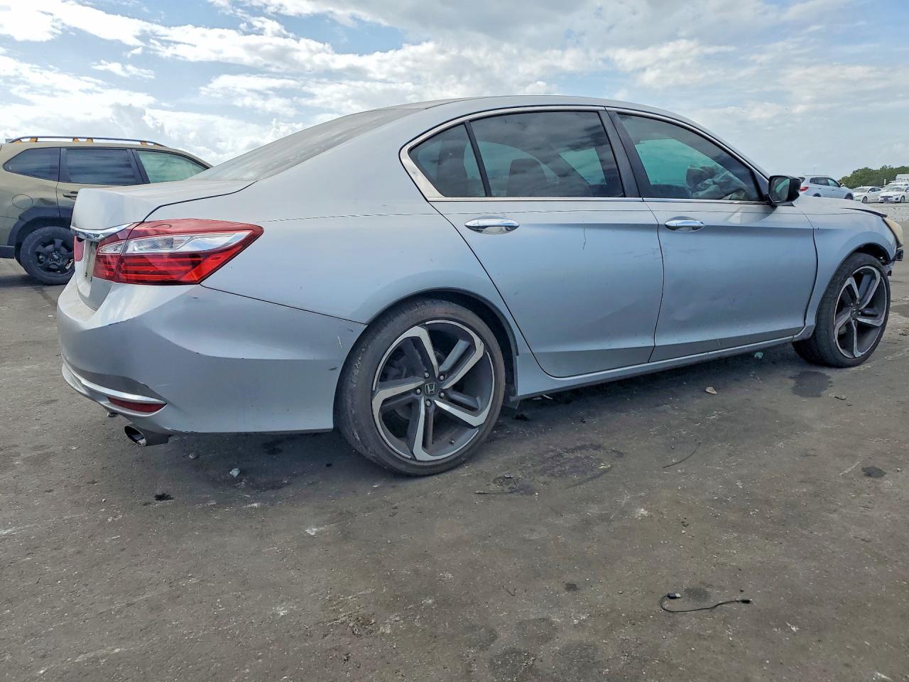 2016 HONDA ACCORD