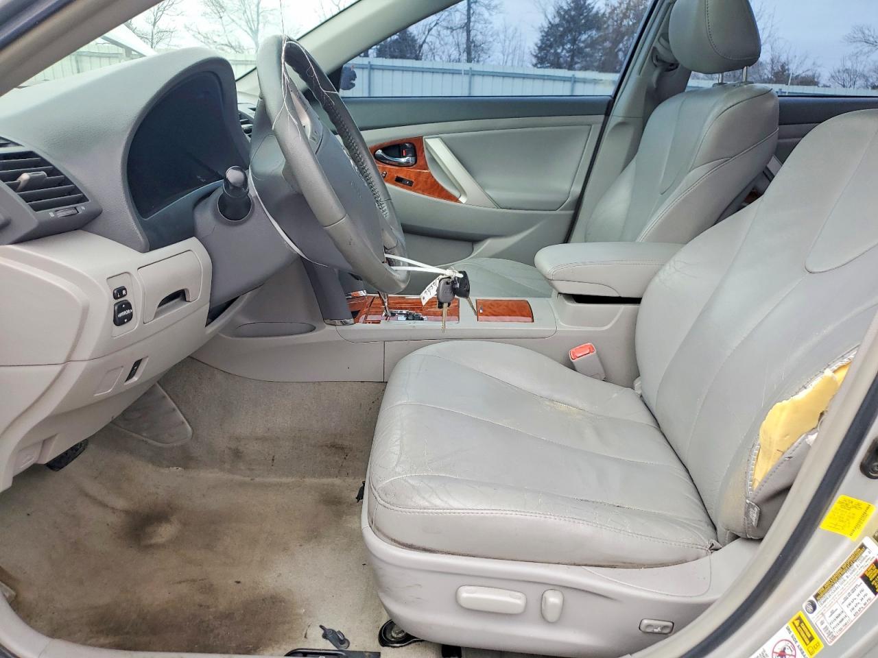 2011 TOYOTA CAMRY