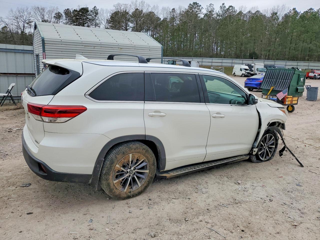 2018 TOYOTA HIGHLANDER