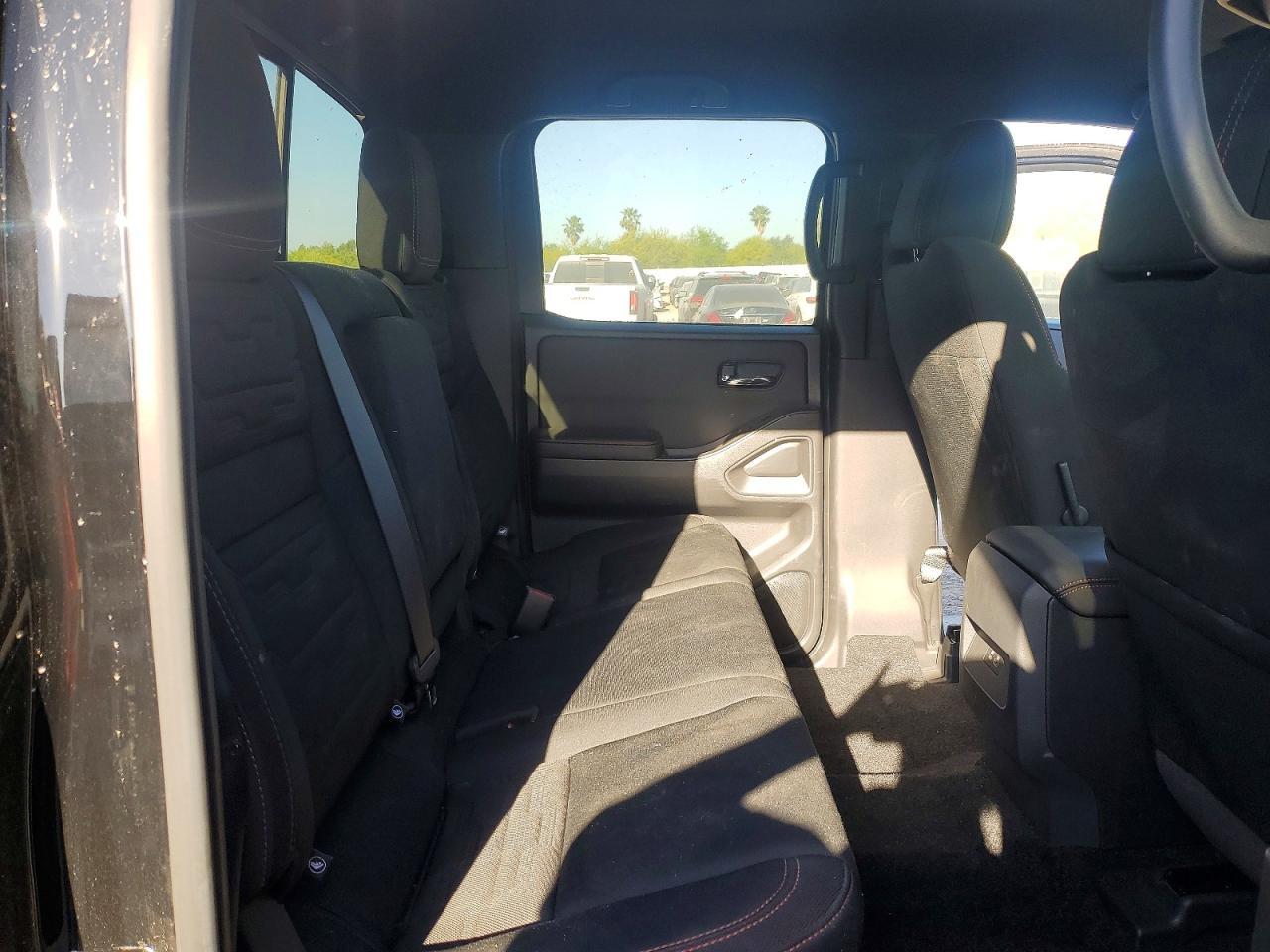 2024 NISSAN Frontier
