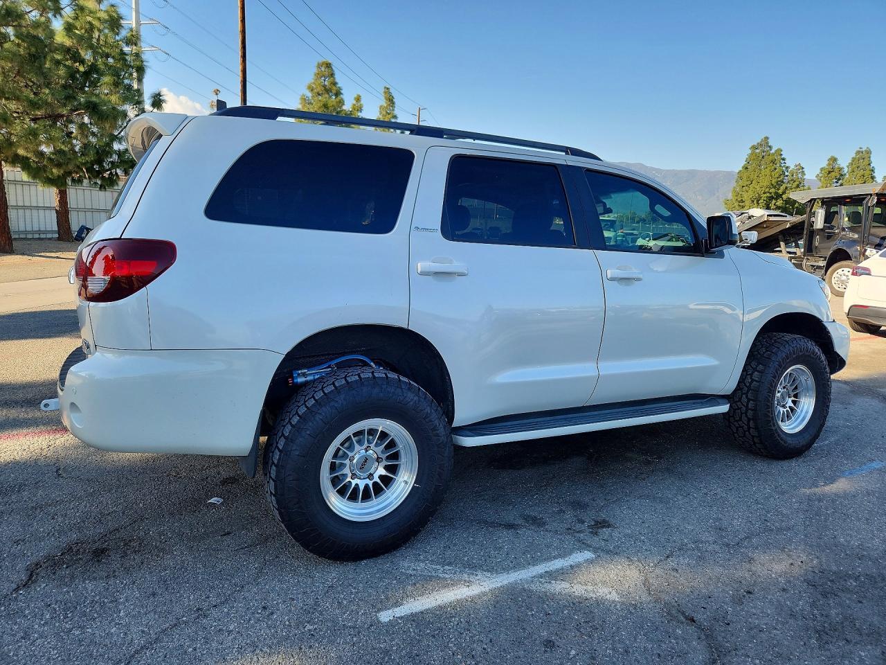 2011 TOYOTA Sequoia