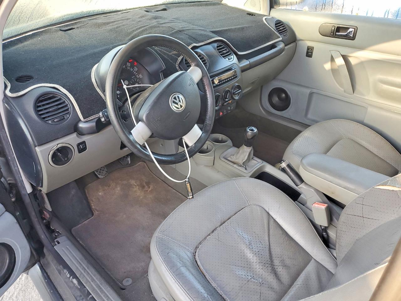 2003 VOLKSWAGEN Beetle