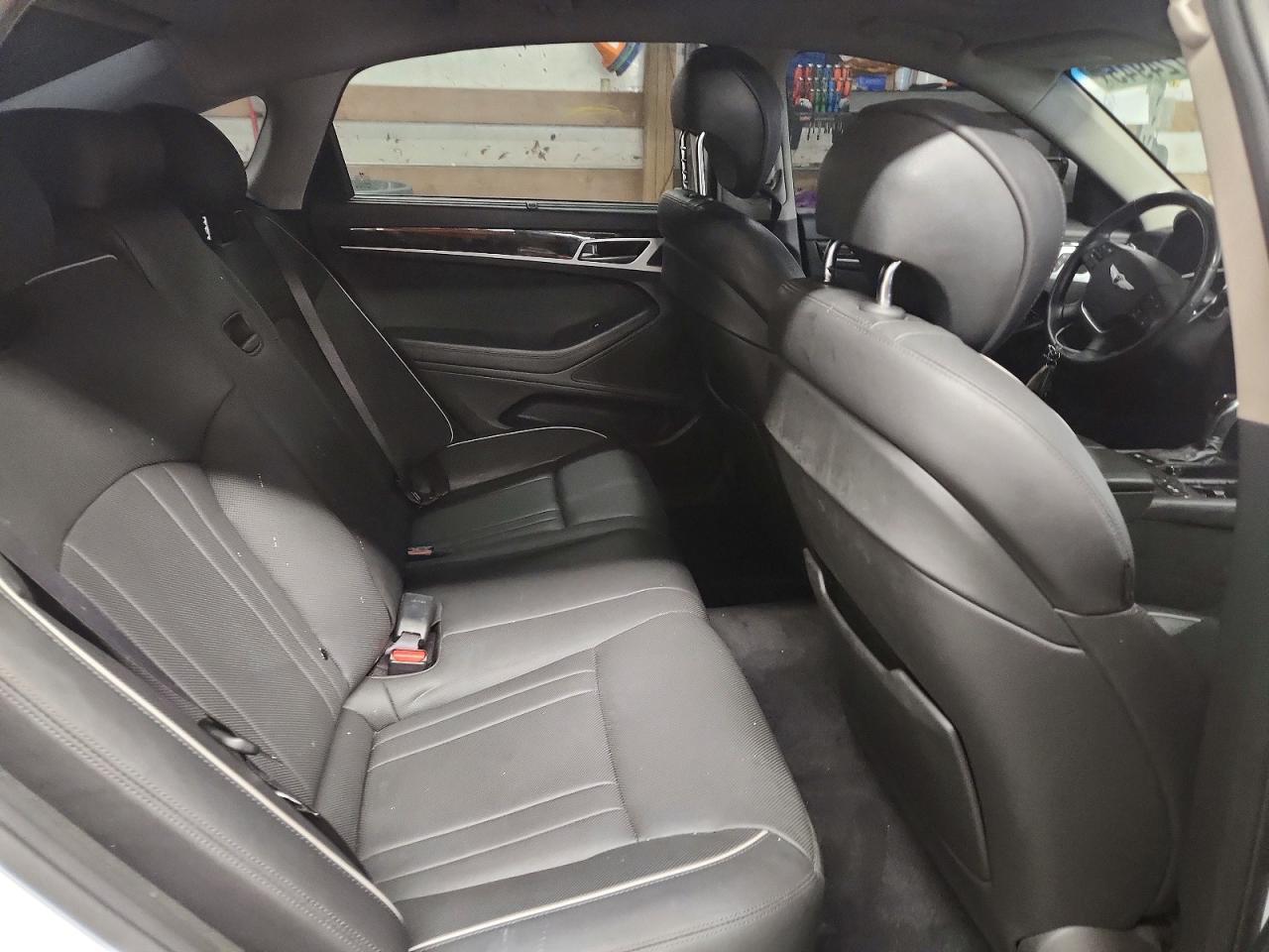 2015 HYUNDAI GENESIS