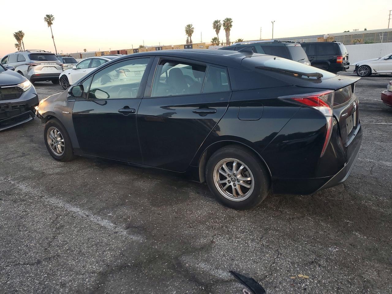 2016 TOYOTA PRIUS