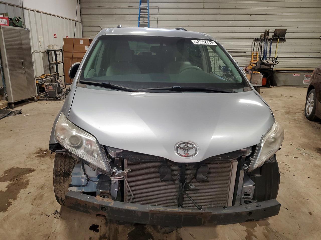 2014 TOYOTA SIENNA