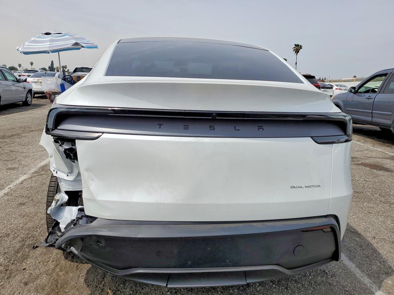 2026 TESLA MODEL Y