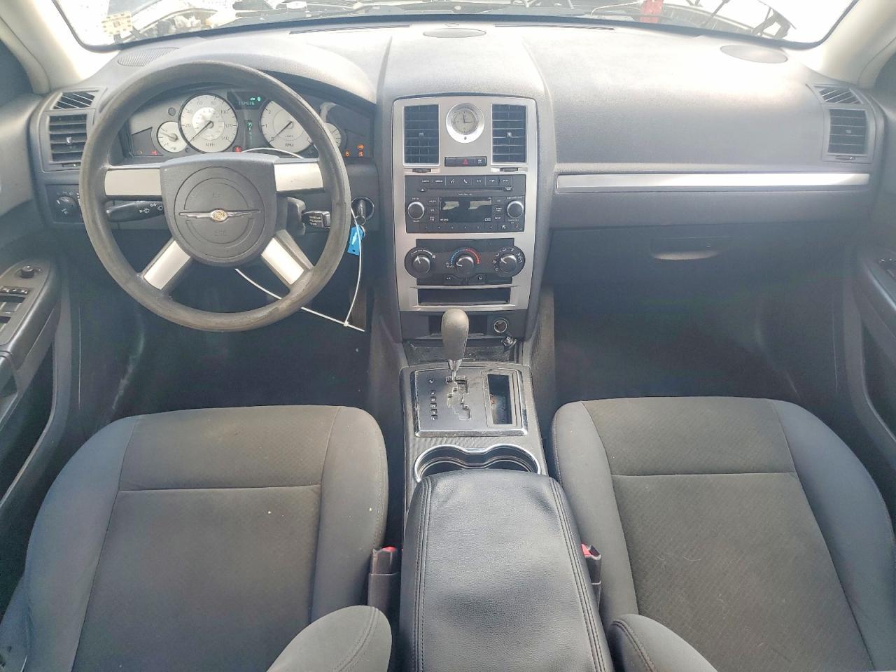 2010 CHRYSLER 300