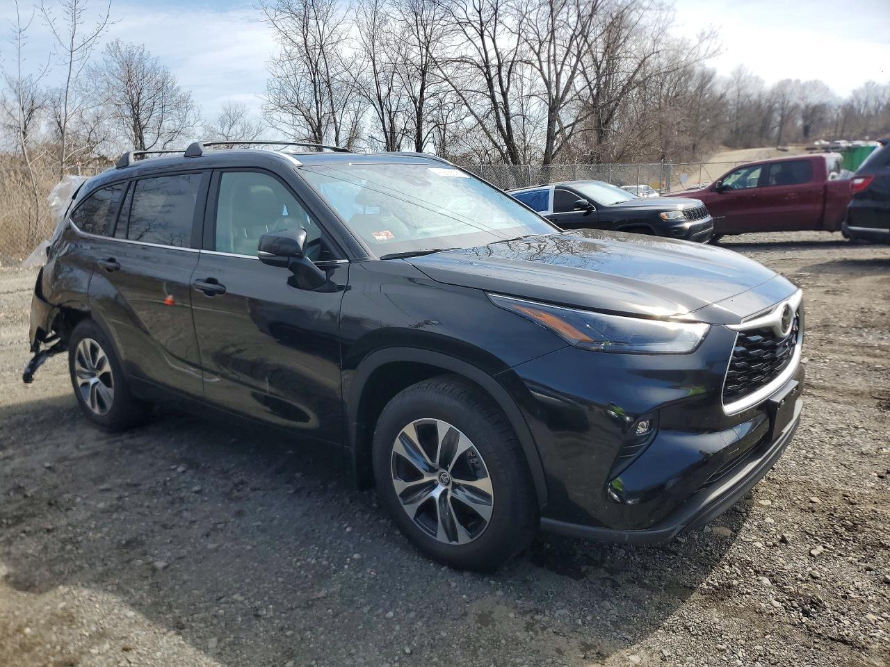 2024 TOYOTA HIGHLANDER