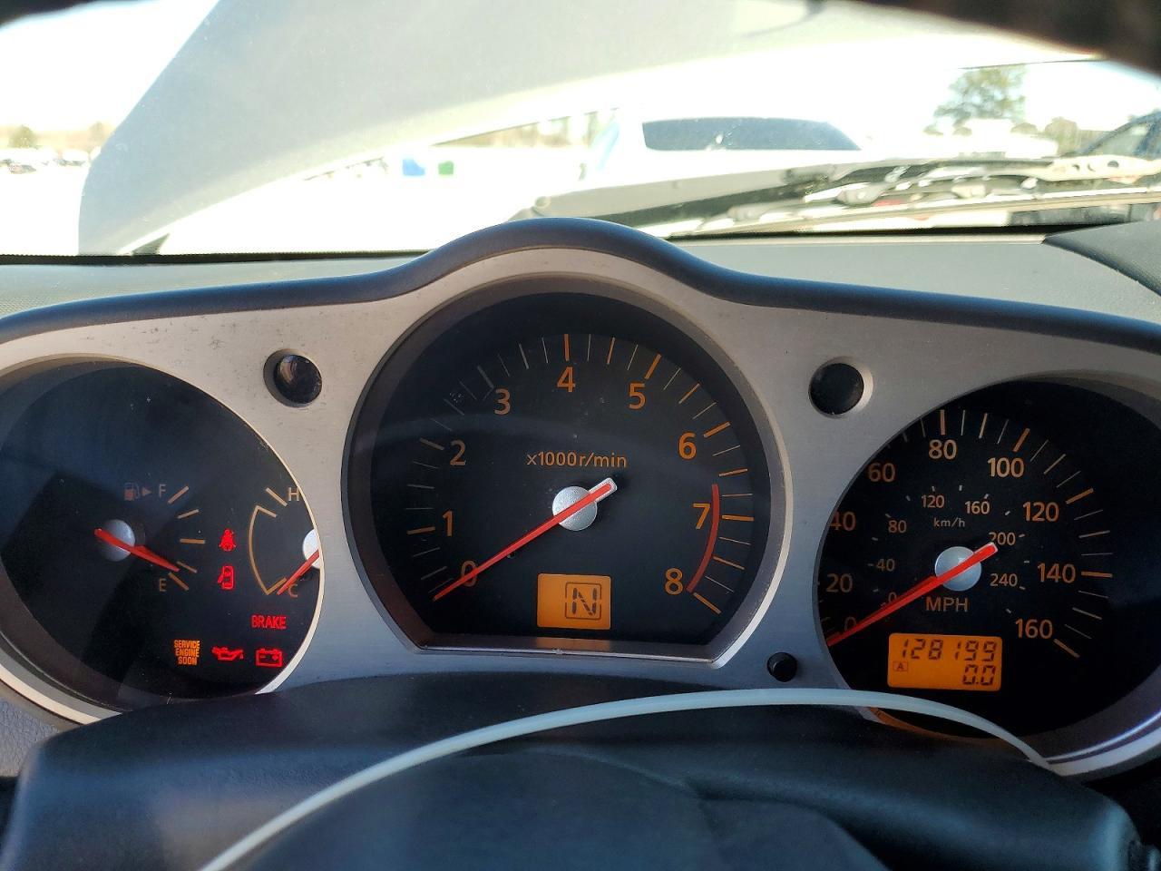2005 NISSAN Z