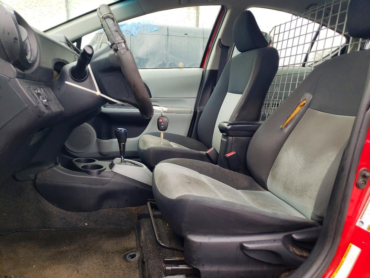 2013 TOYOTA Prius c