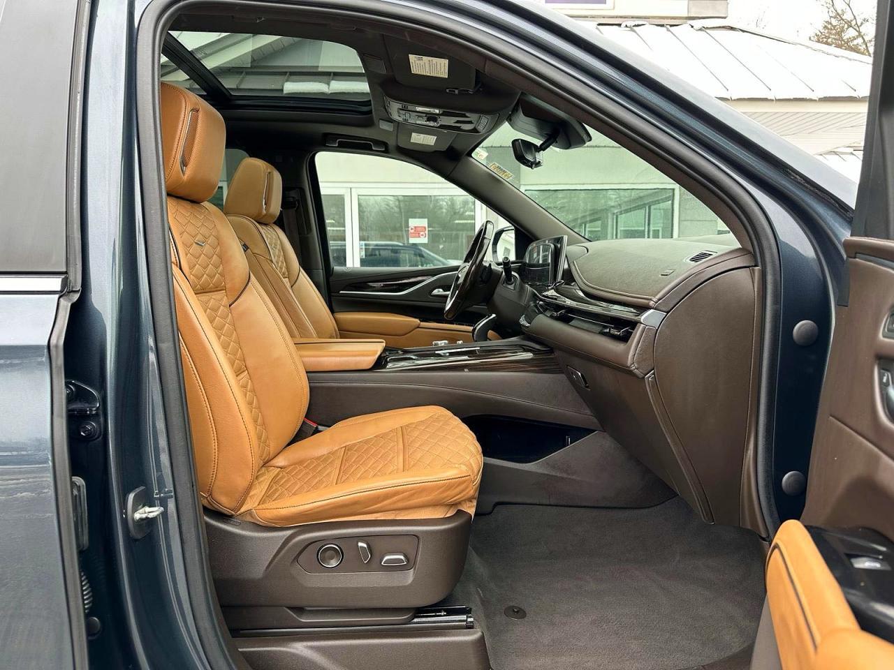 2021 CADILLAC Escalade ESV