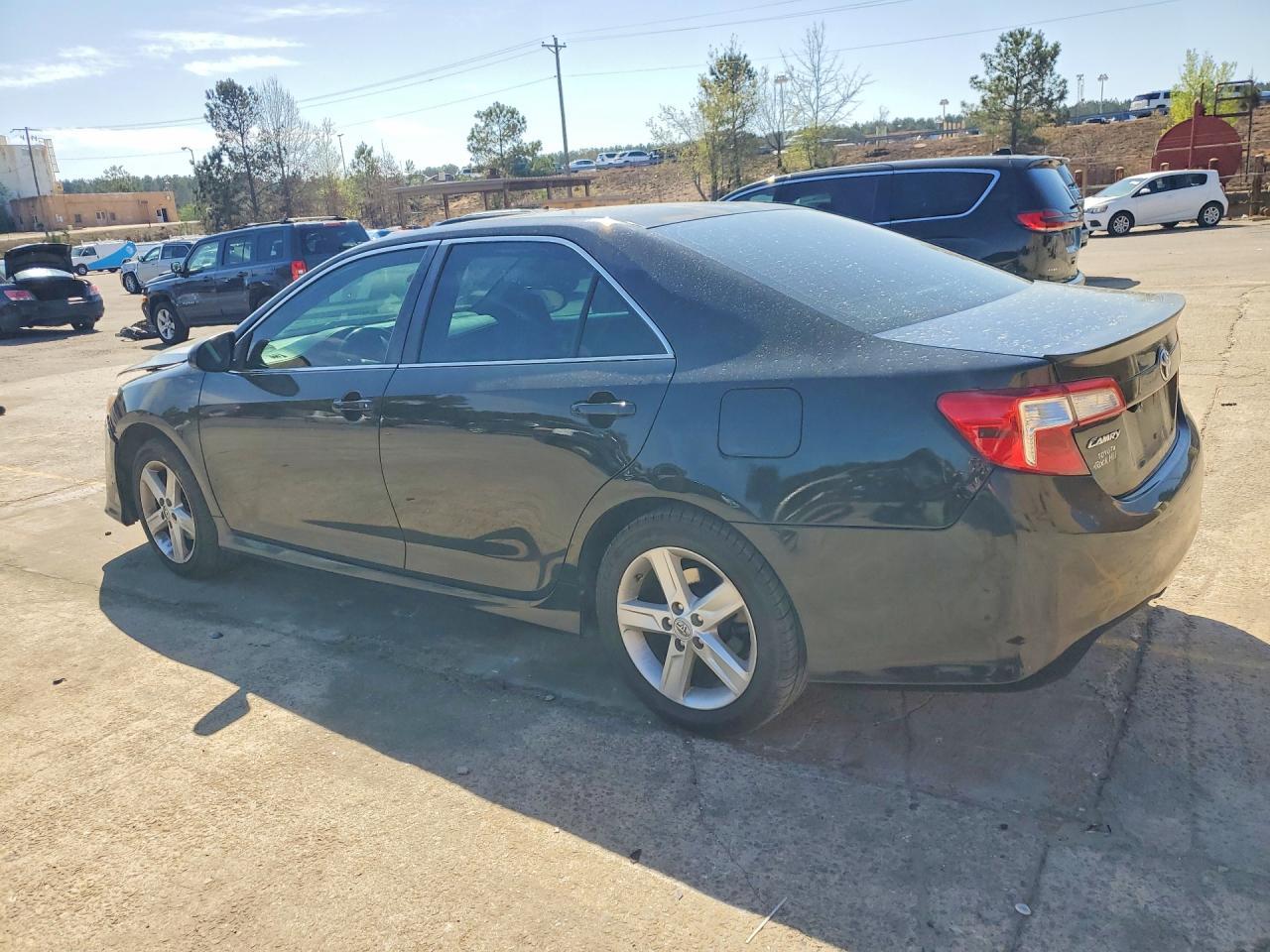 2014 TOYOTA CAMRY