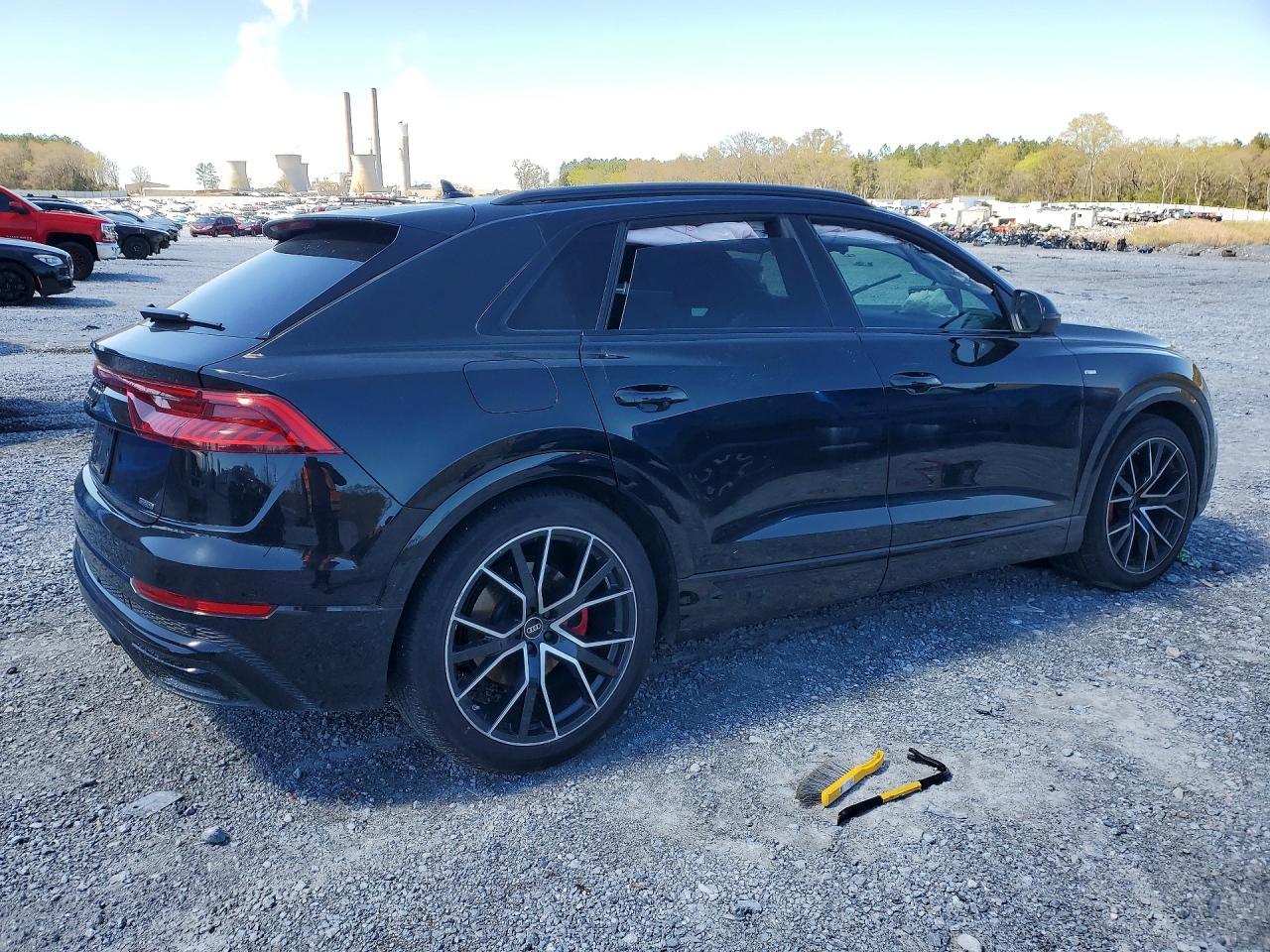 2022 AUDI Q8