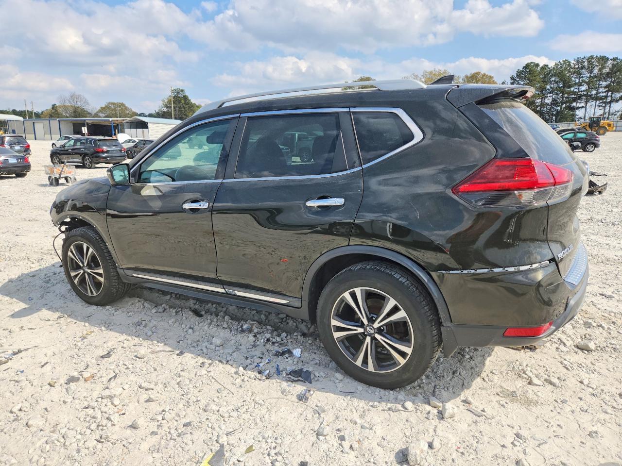 2017 NISSAN ROGUE