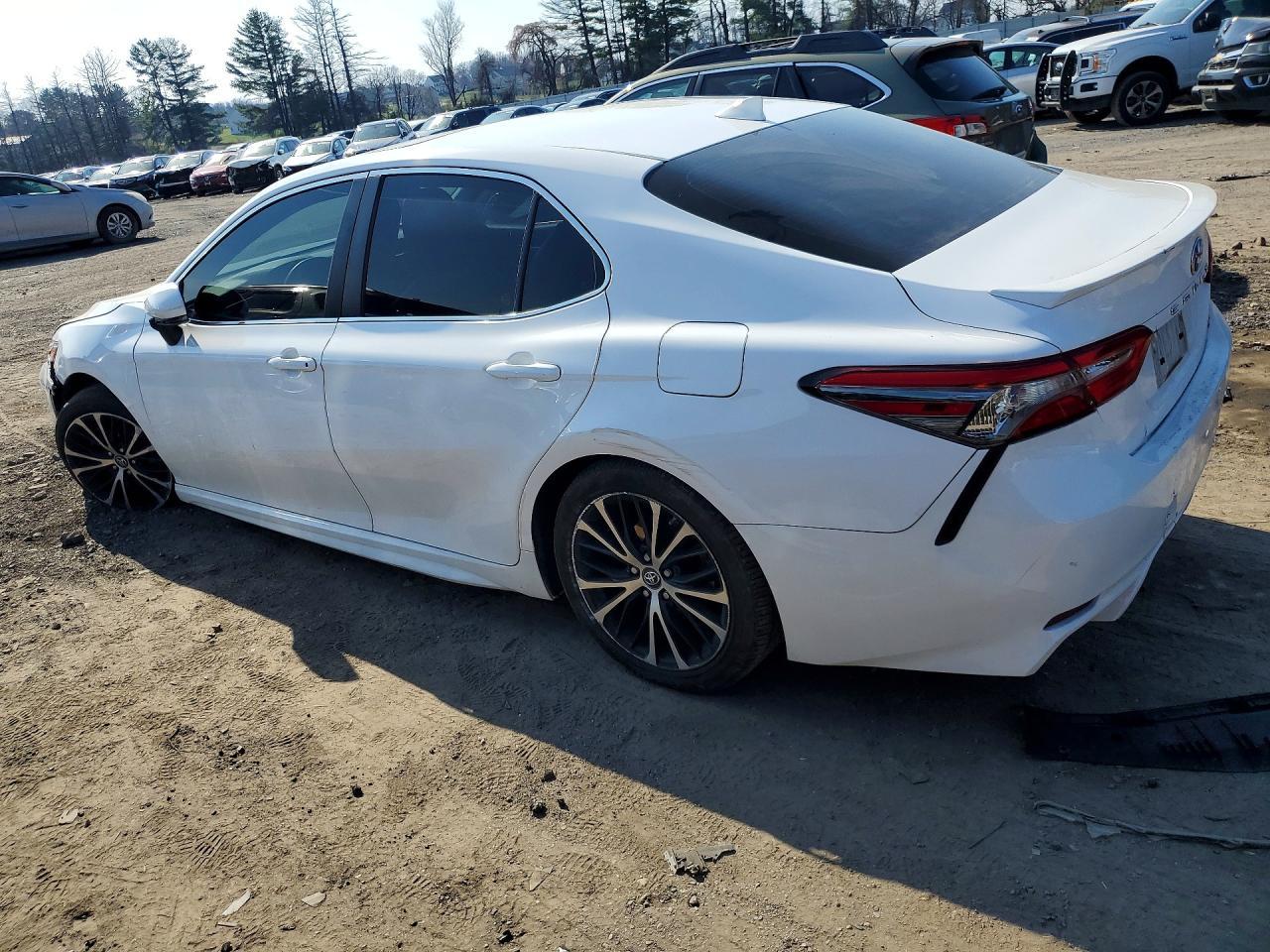 2018 TOYOTA CAMRY