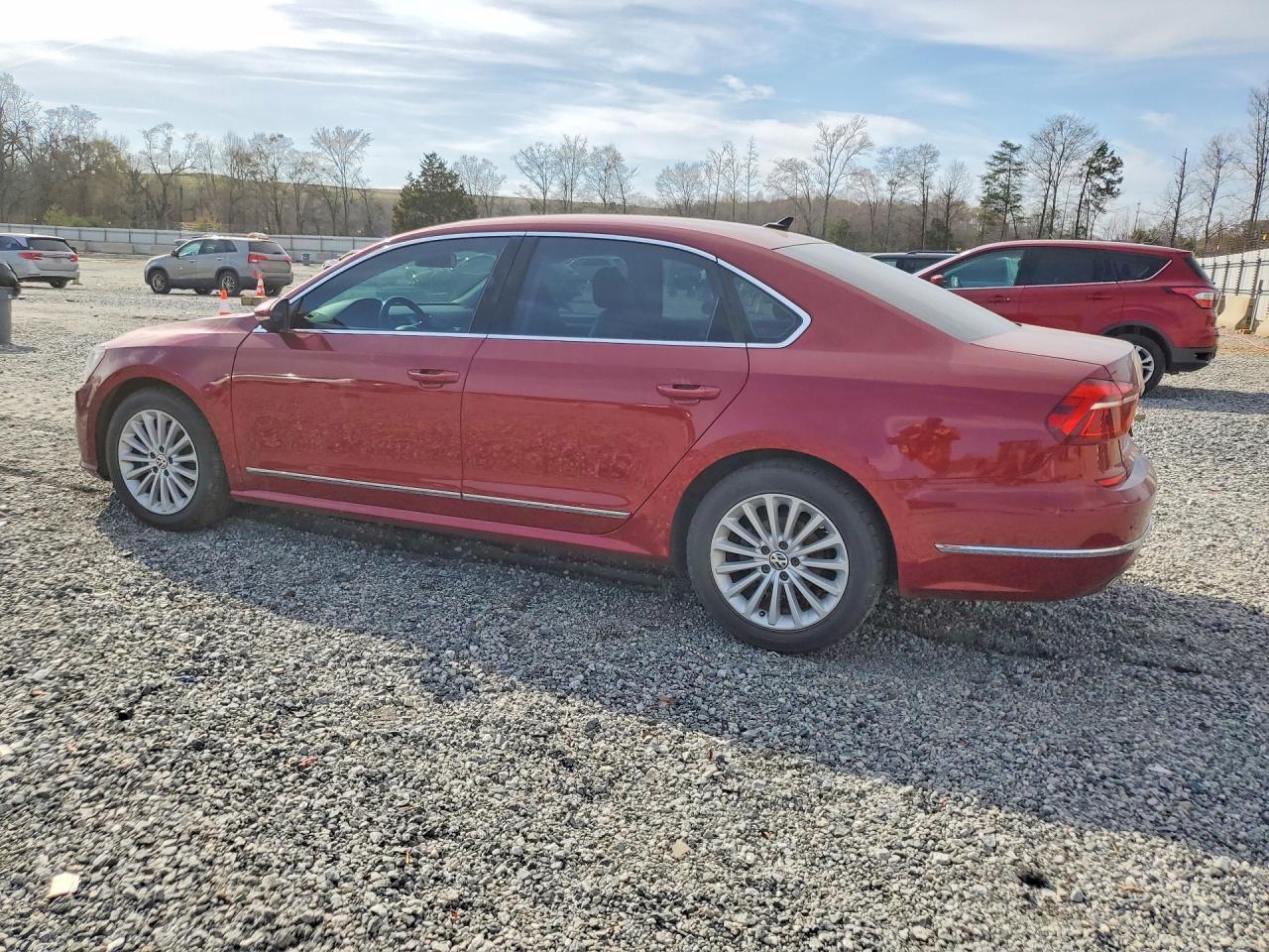 2017 VOLKSWAGEN Passat