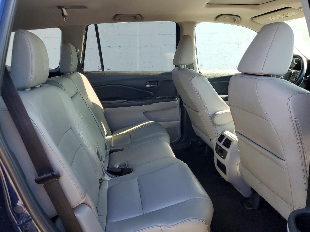 2016 HONDA PILOT